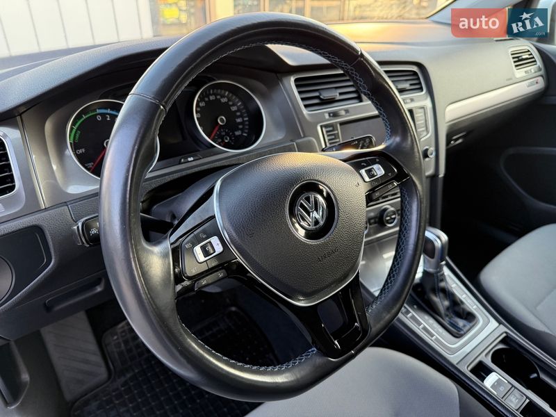 Хэтчбек Volkswagen e-Golf 2014 в Владимире
