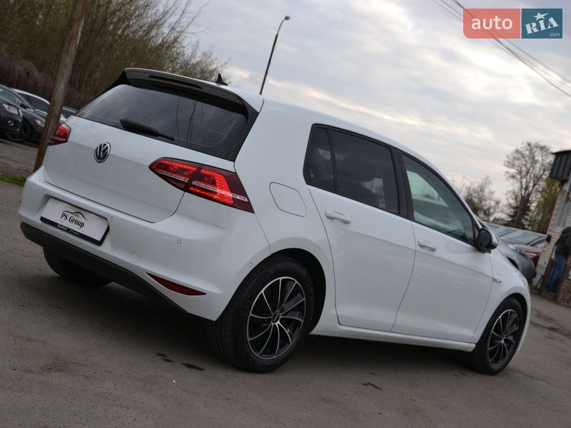 Хэтчбек Volkswagen e-Golf 2015 в Луцке