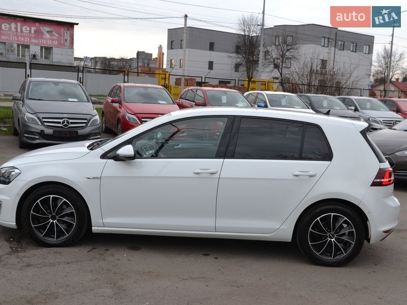Хэтчбек Volkswagen e-Golf 2015 в Луцке