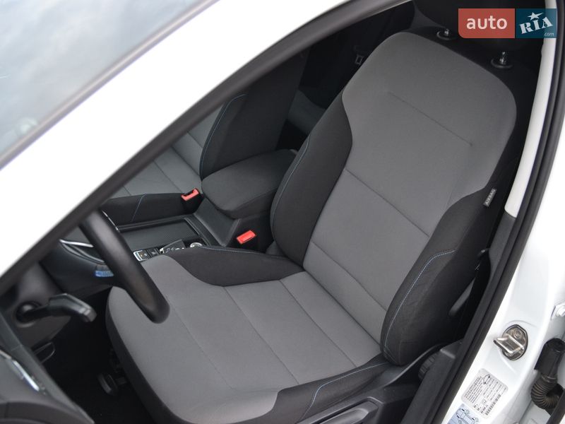 Хэтчбек Volkswagen e-Golf 2015 в Луцке