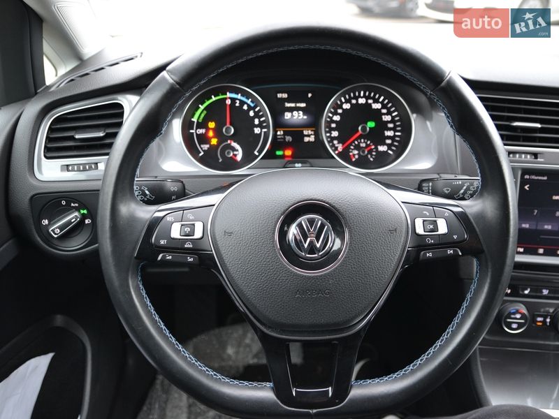 Хэтчбек Volkswagen e-Golf 2015 в Луцке