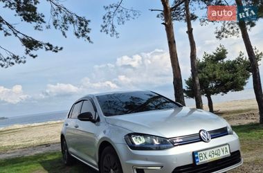 Хетчбек Volkswagen e-Golf 2015 в Черкасах