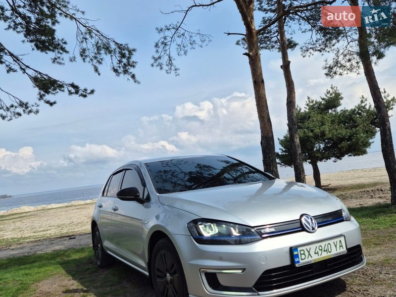 Volkswagen e-Golf 2015