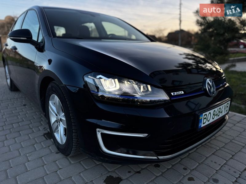 Хэтчбек Volkswagen e-Golf 2015 в Чорткове
