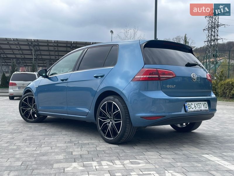 Хэтчбек Volkswagen e-Golf 2016 в Львове