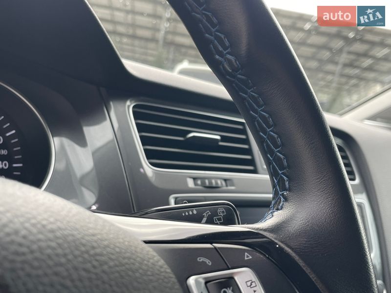 Хэтчбек Volkswagen e-Golf 2016 в Львове