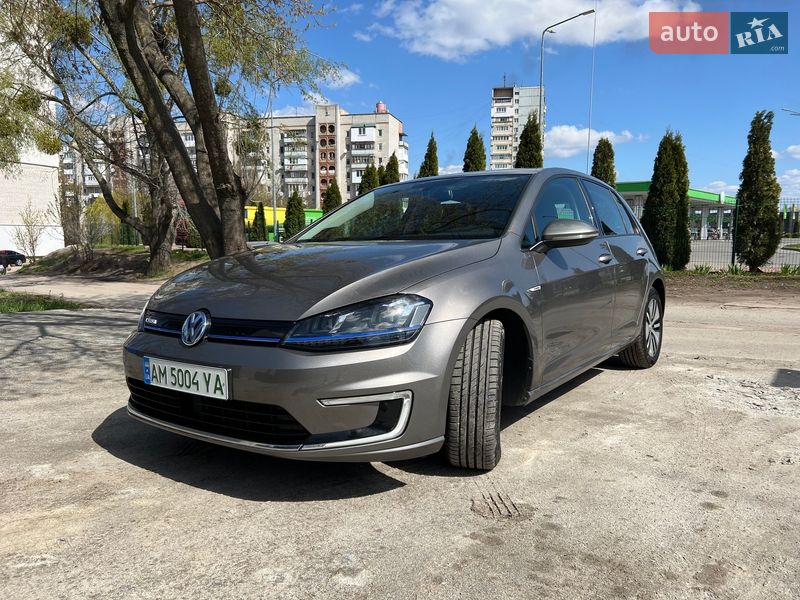 Хэтчбек Volkswagen e-Golf 2014 в Житомире