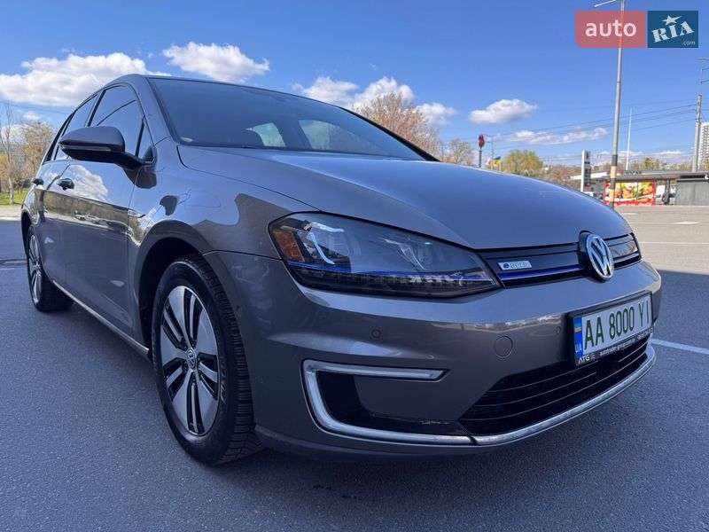 Хэтчбек Volkswagen e-Golf 2016 в Киеве