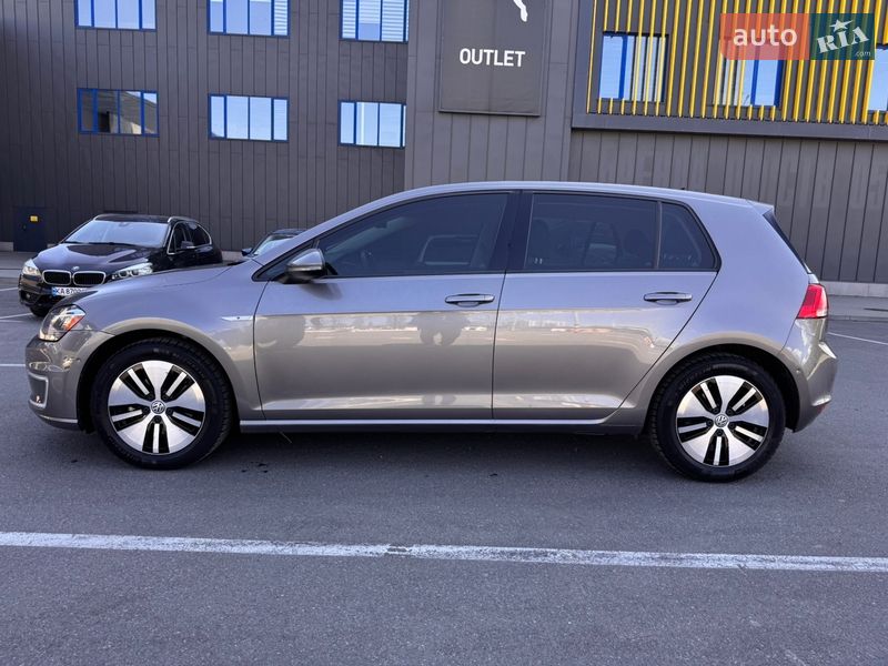 Хэтчбек Volkswagen e-Golf 2016 в Киеве