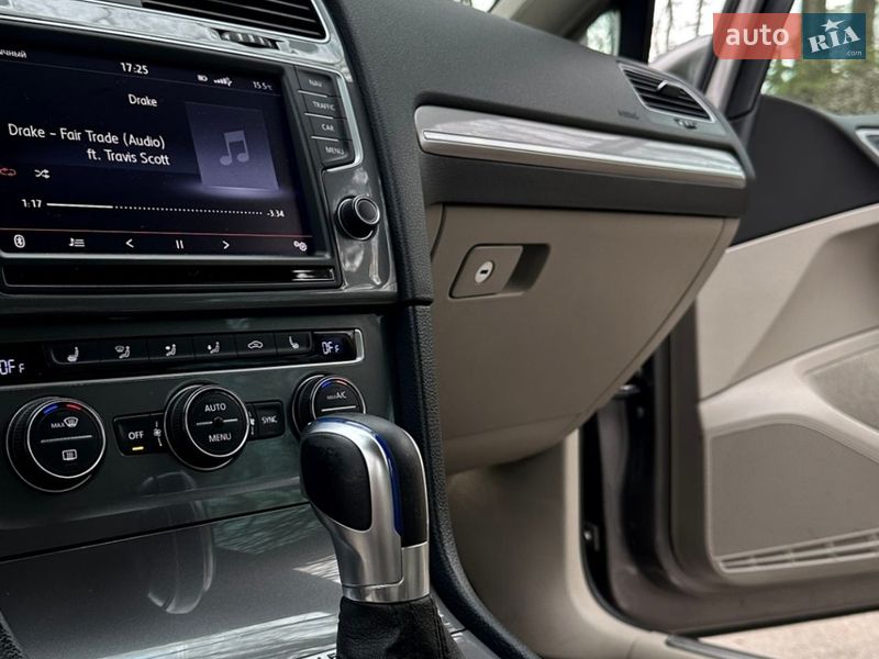 Хэтчбек Volkswagen e-Golf 2015 в Тернополе