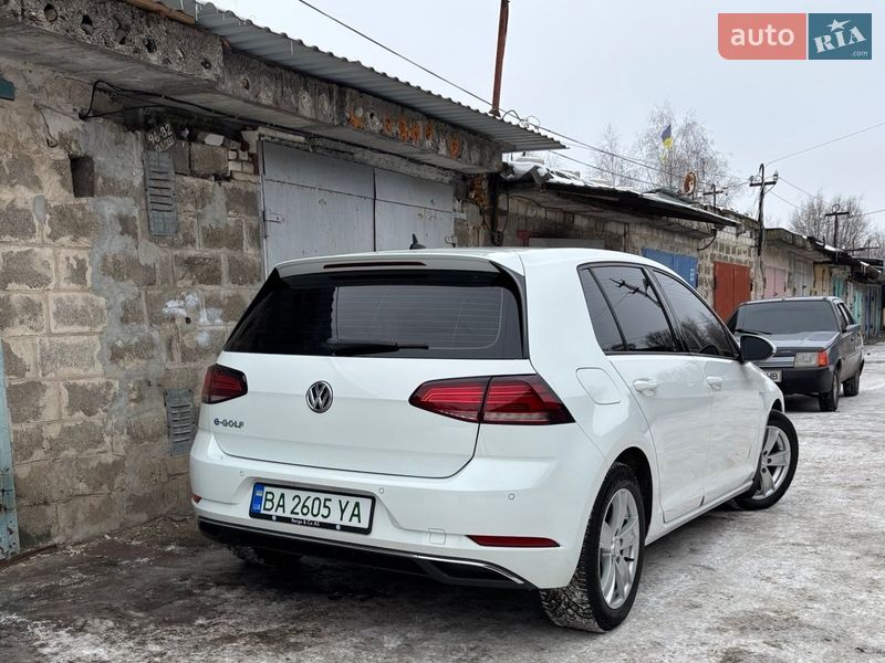 Хэтчбек Volkswagen e-Golf 2017 в Пятихатках