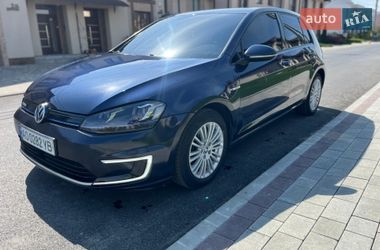 Хэтчбек Volkswagen e-Golf 2015 в Ужгороде