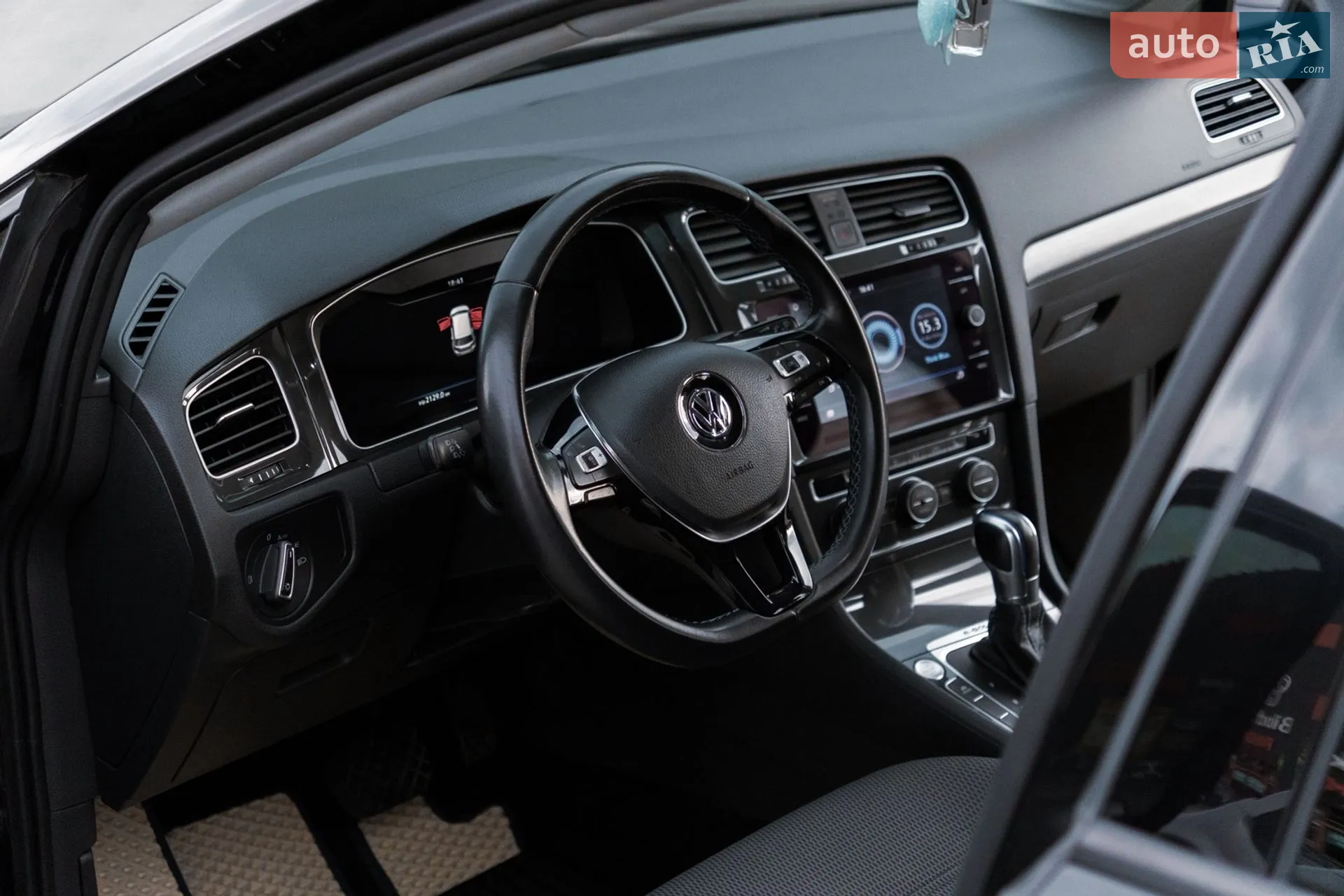 2019 Volkswagen Golf - мініатюра 33