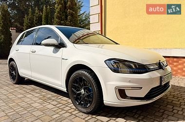 Хэтчбек Volkswagen e-Golf 2015 в Львове