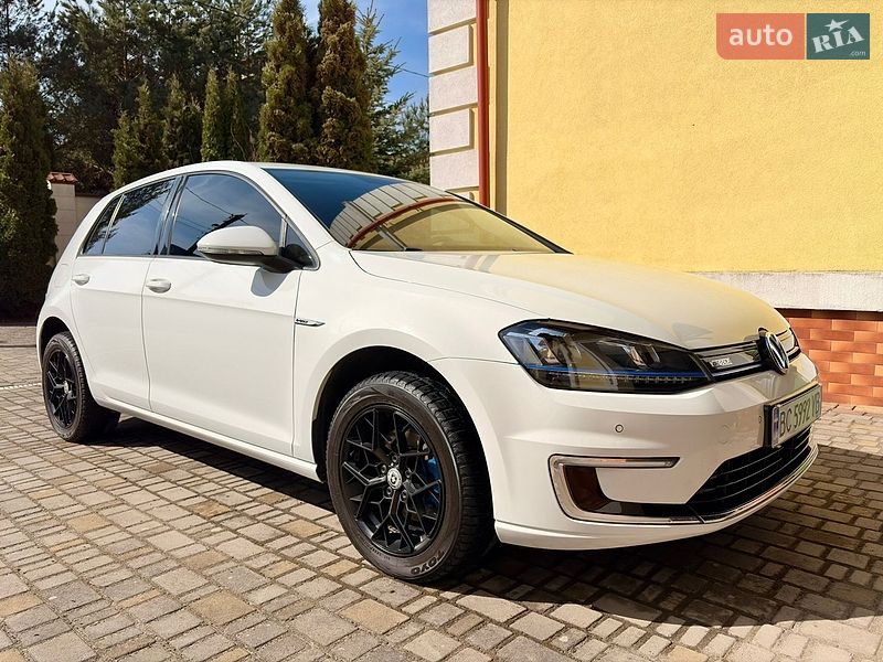 Volkswagen e-Golf 2015