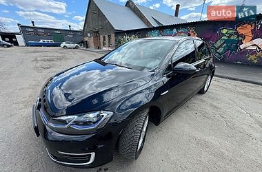 Хэтчбек Volkswagen e-Golf 2017 в Житомире