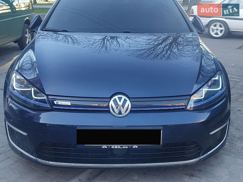Volkswagen e-Golf 2015