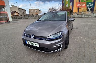 Хетчбек Volkswagen e-Golf 2015 в Чернівцях