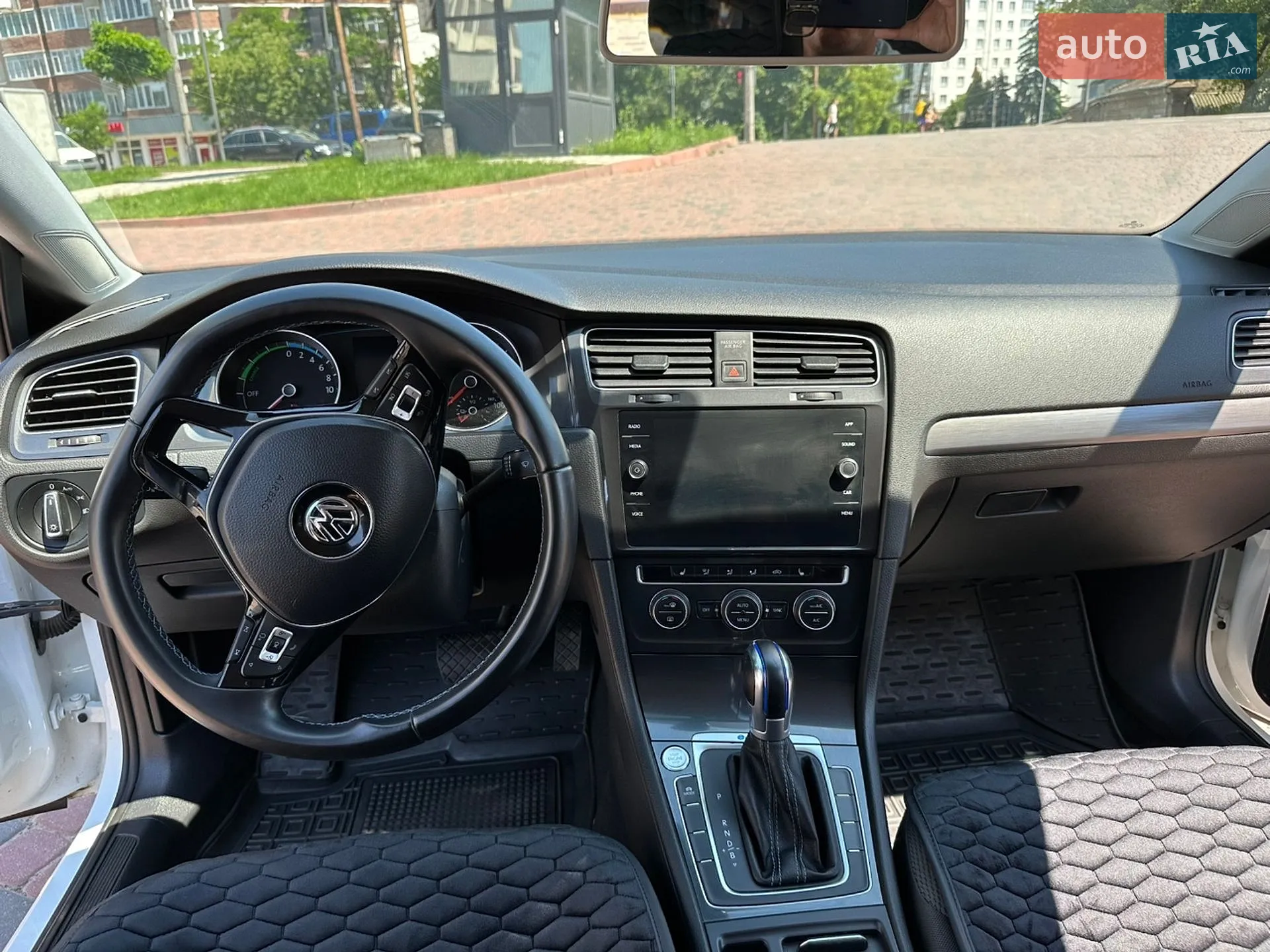 2017 Volkswagen Golf - мініатюра 24