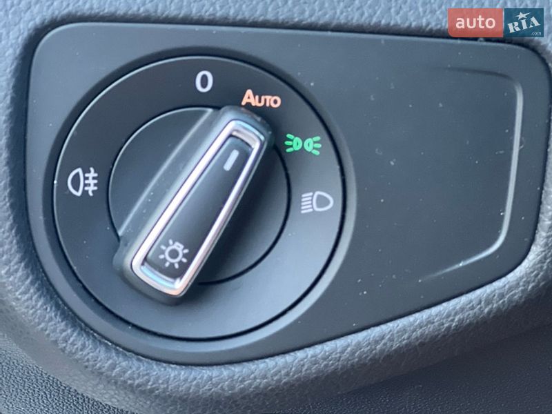 Хетчбек Volkswagen e-Golf 2019 в Києві