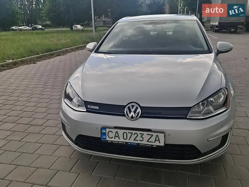 Volkswagen e-Golf 2015 VIN WVWKP7AU4FW906530 фото оголошення 8 з 68
