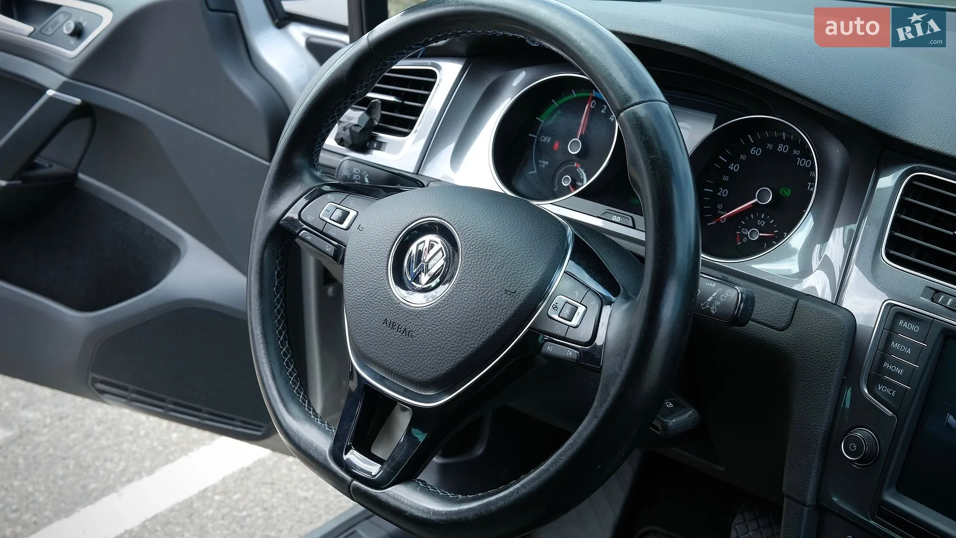 2014 Volkswagen Golf - мініатюра 31