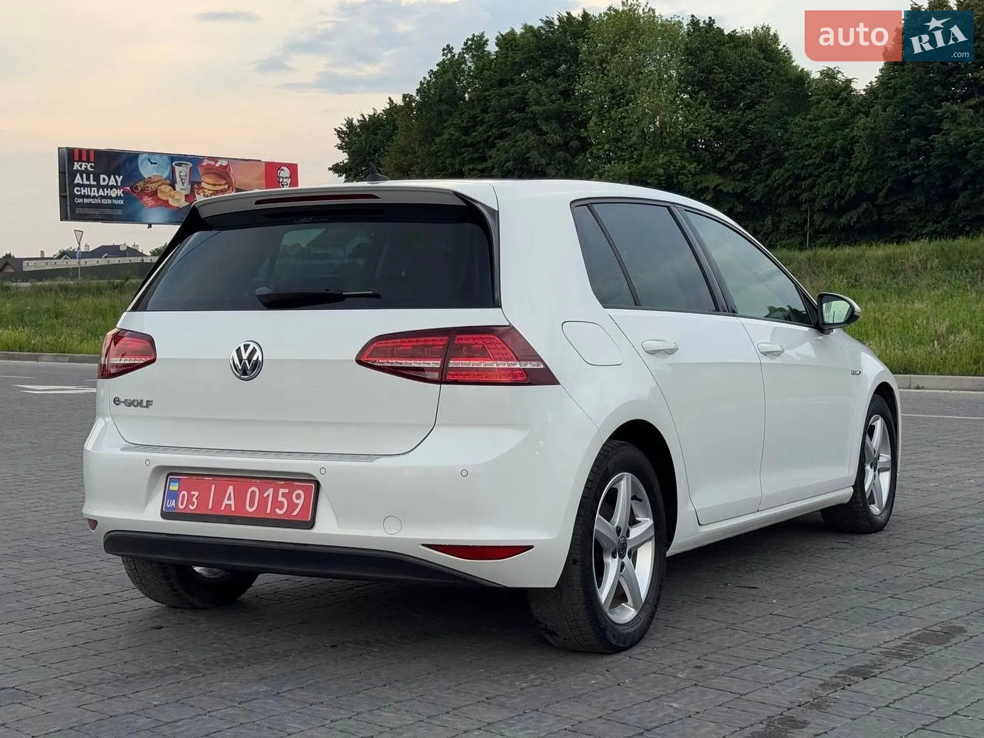 Volkswagen e-Golf 2015 VIN WVWZZZAUZFW902240 фото оголошення 4 з 56