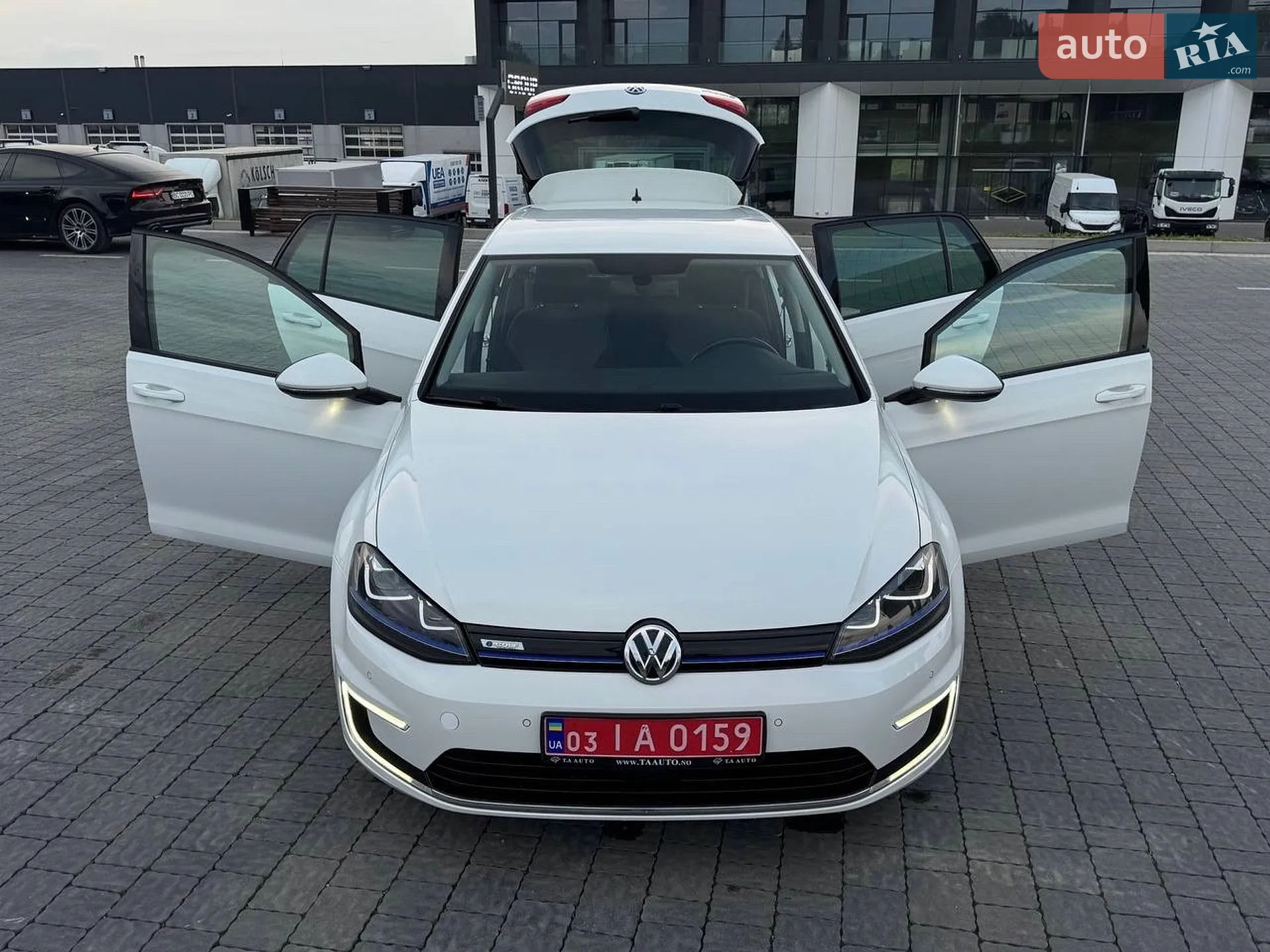 Volkswagen e-Golf 2015 VIN WVWZZZAUZFW902240 фото оголошення 5 з 56
