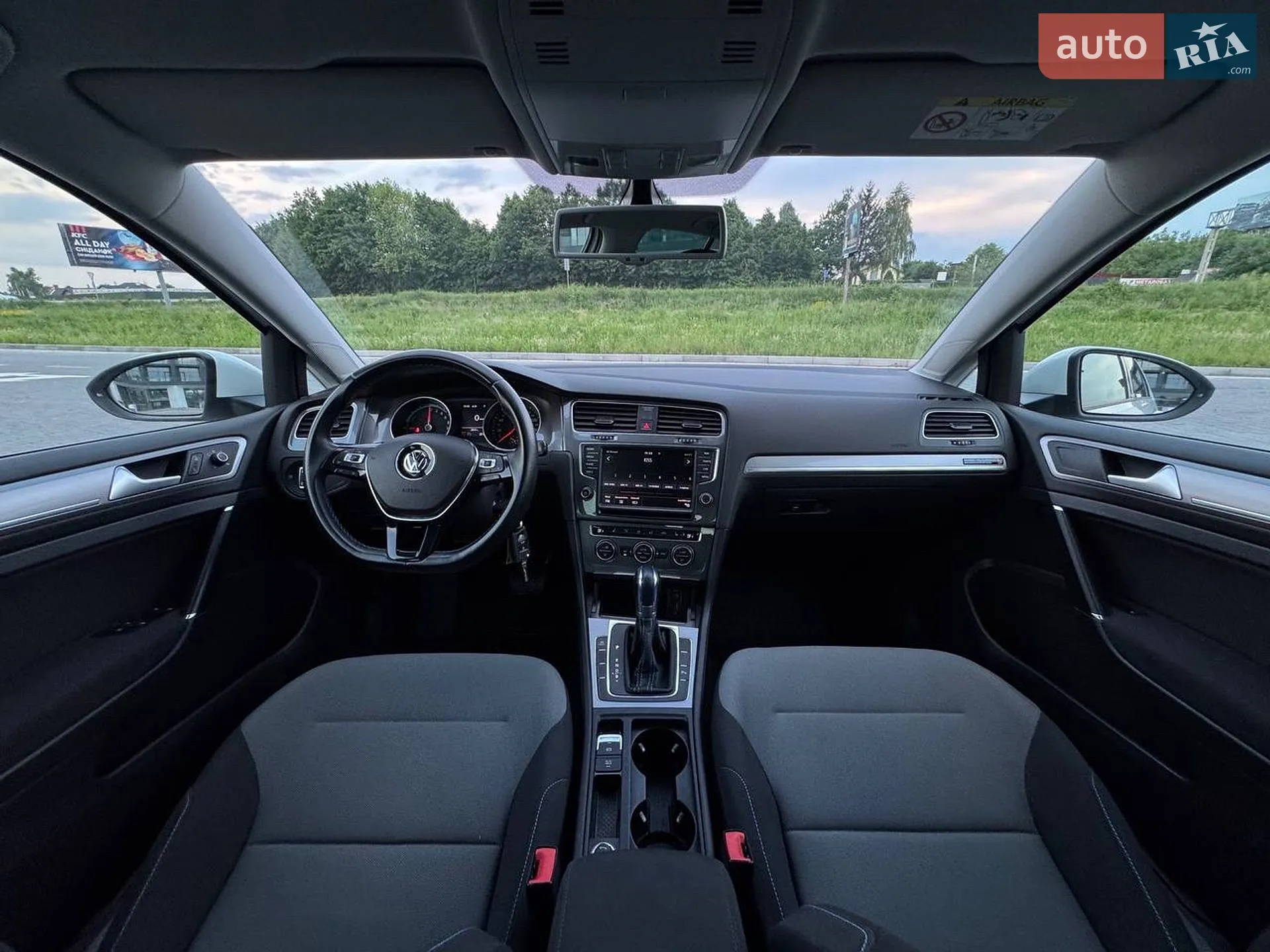Volkswagen e-Golf 2015 VIN WVWZZZAUZFW902240 фото оголошення 7 з 56