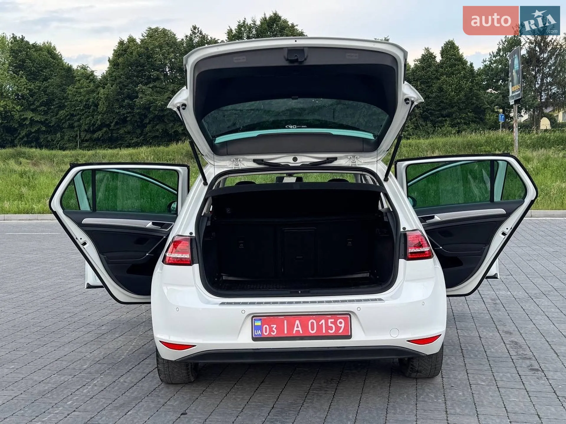 Volkswagen e-Golf 2015 VIN WVWZZZAUZFW902240 фото оголошення 6 з 56