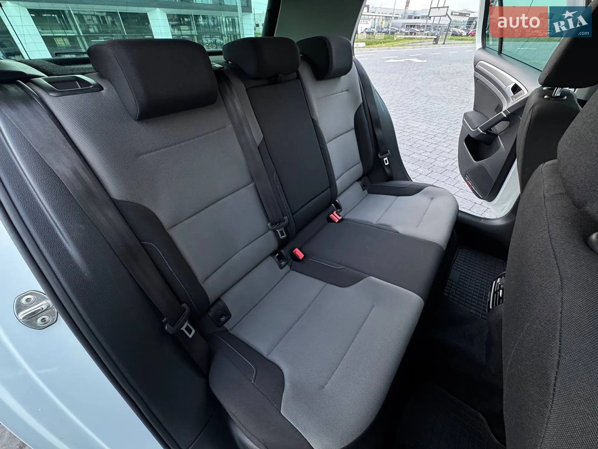 Volkswagen e-Golf 2015 VIN WVWZZZAUZFW902240 фото оголошення 15 з 56
