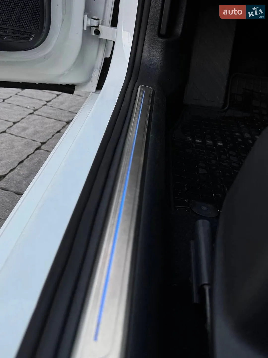 Volkswagen e-Golf 2015 VIN WVWZZZAUZFW902240 фото оголошення 37 з 56