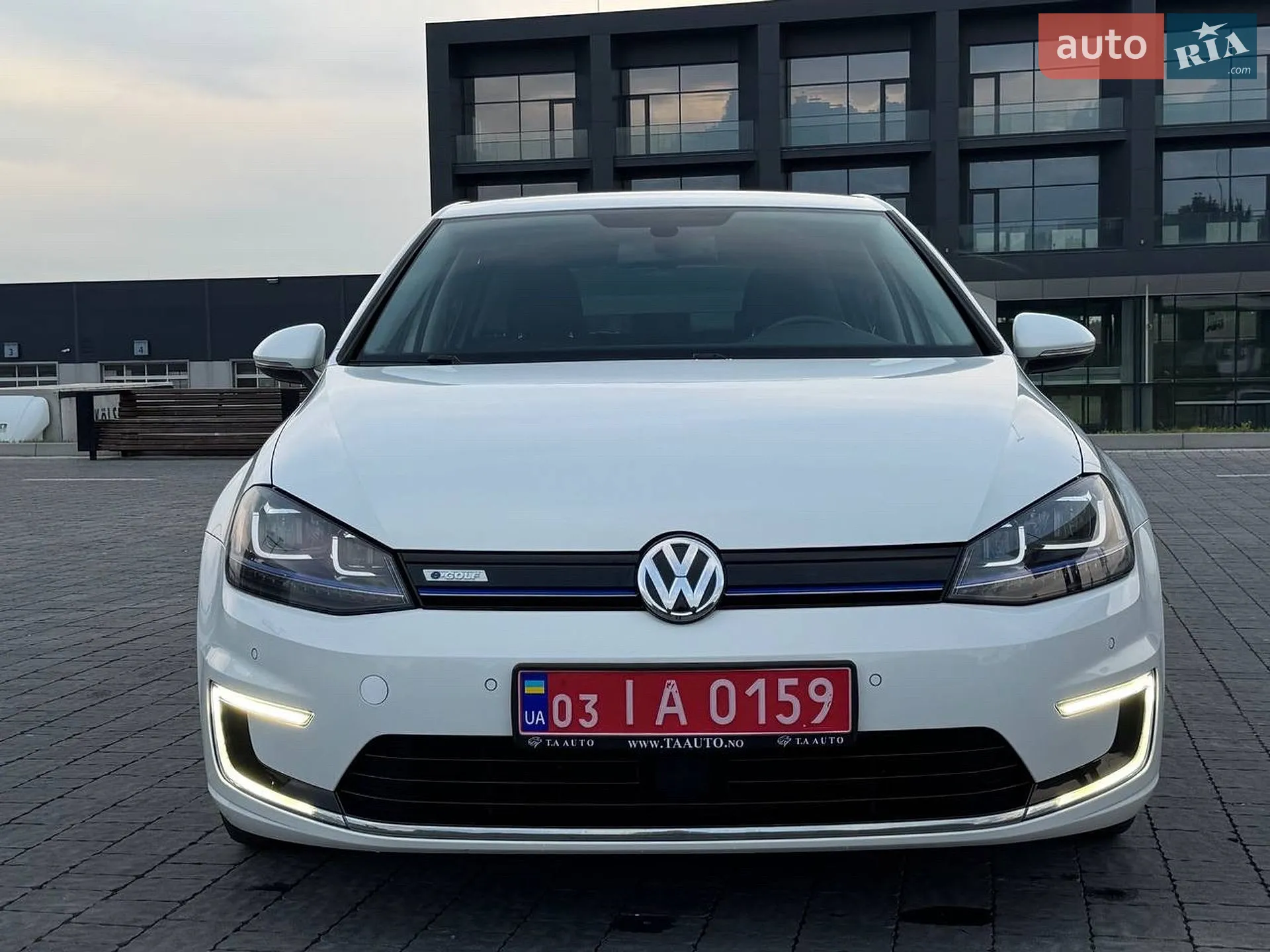 Volkswagen e-Golf 2015 VIN WVWZZZAUZFW902240 фото оголошення 38 з 56