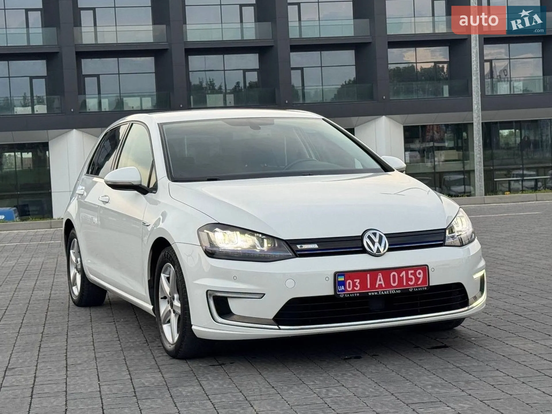 Volkswagen e-Golf 2015 VIN WVWZZZAUZFW902240 фото оголошення 55 з 56