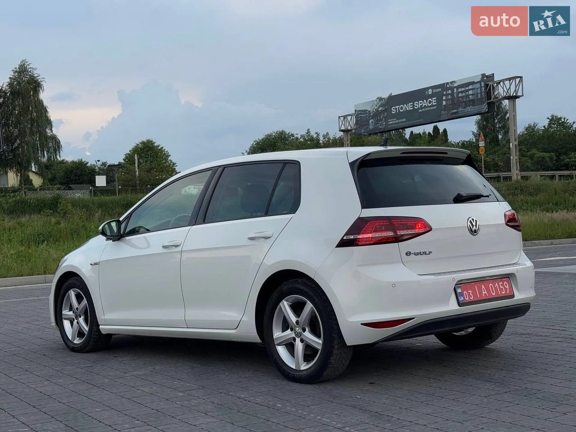 Volkswagen e-Golf 2015 VIN WVWZZZAUZFW902240 фото оголошення 14 з 56