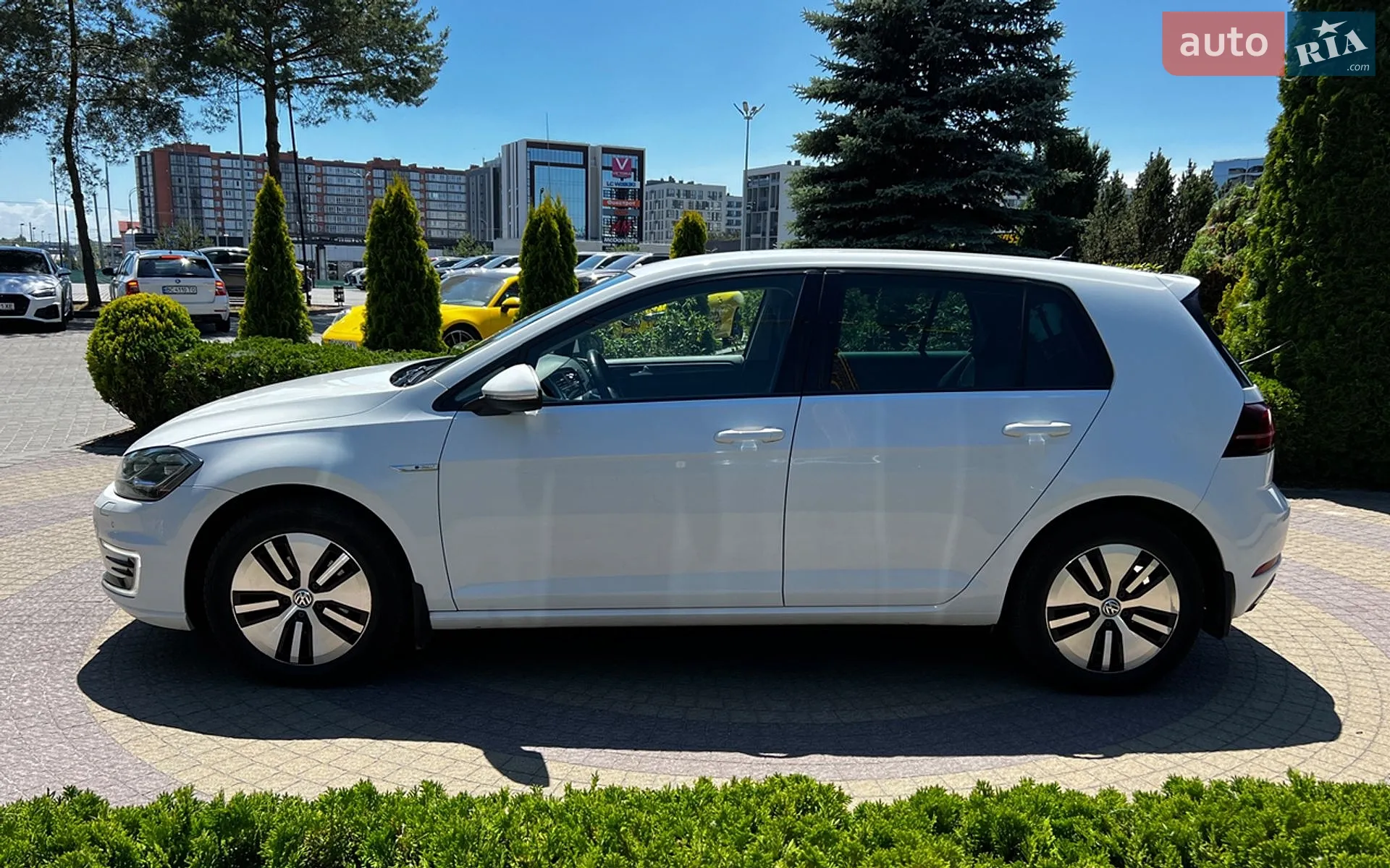 2020 Volkswagen Golf - мініатюра 4