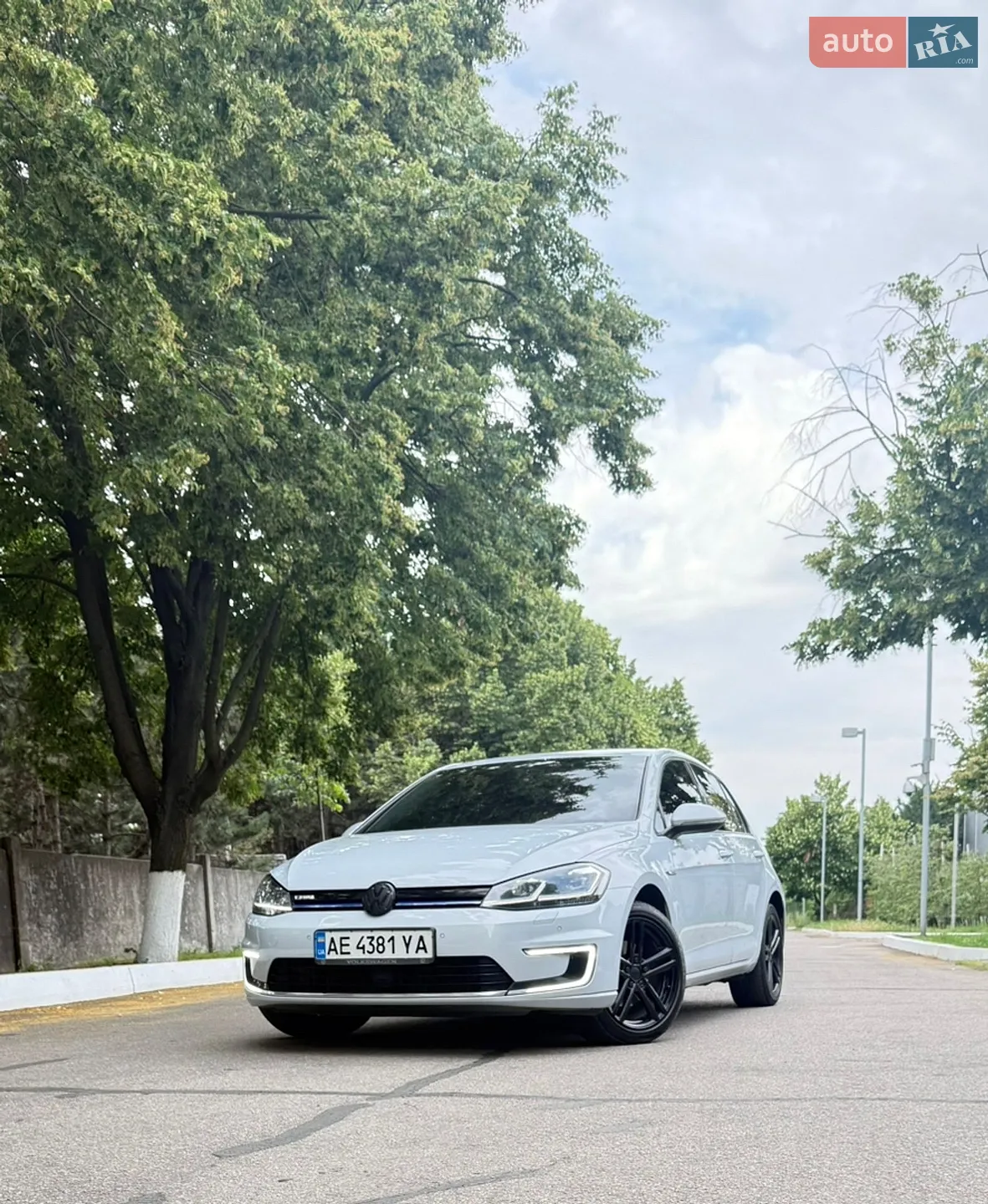 2017 Volkswagen Golf - мініатюра 2