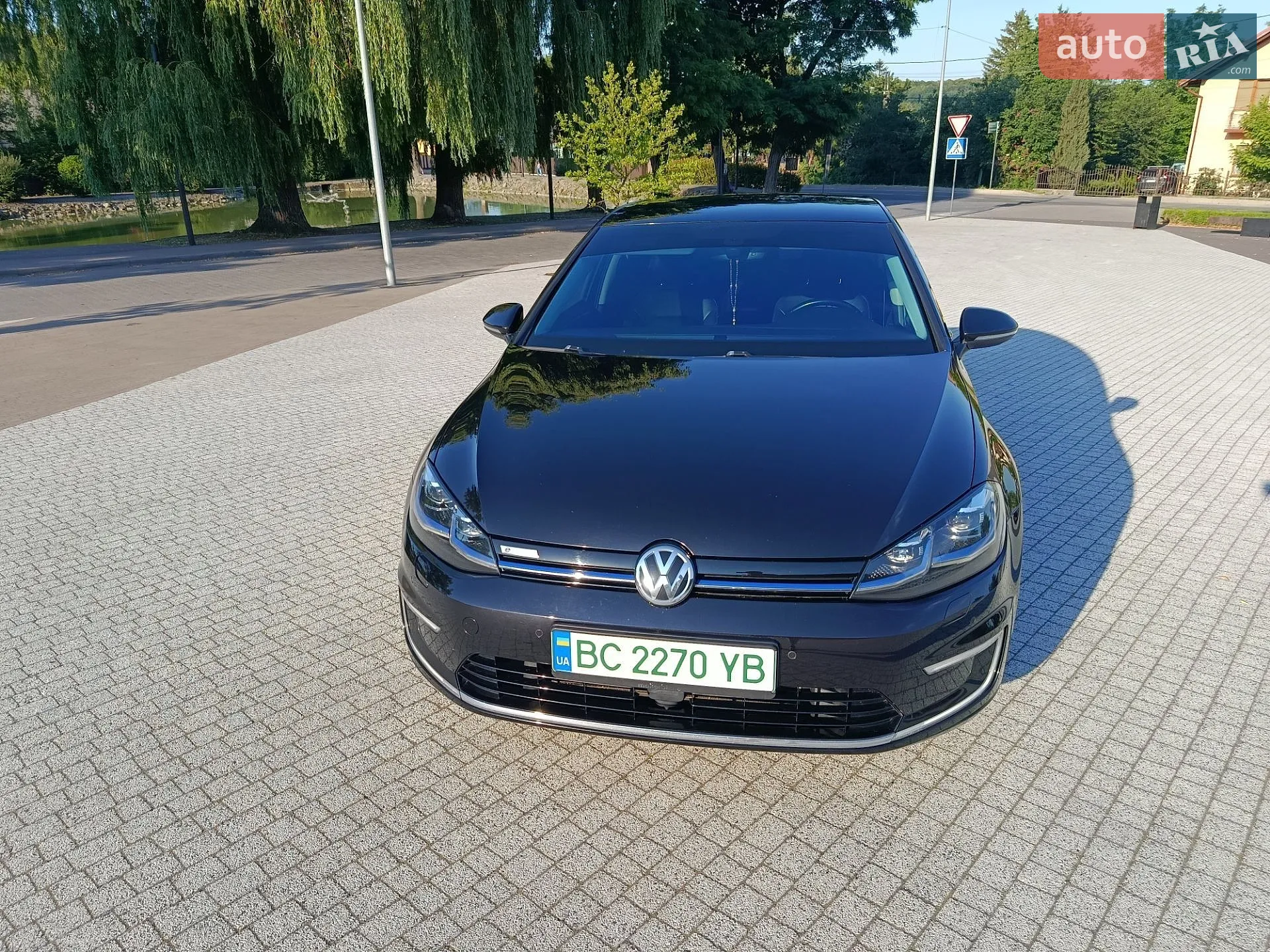 Volkswagen e-Golf 2018 VIN WVWZZZAUZJW908091 фото оголошення 2 з 5