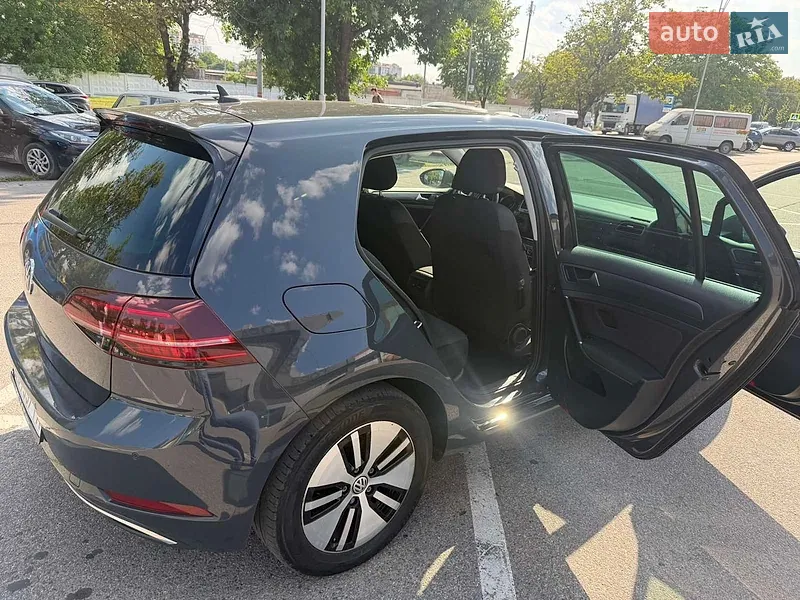 Volkswagen e-Golf 2018 VIN WVWZZZAUZK8902194 фото оголошення 15 з 47