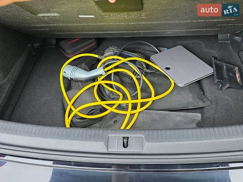 Volkswagen e-Golf 2018 VIN WVWZZZAUZJ8907334 фото оголошення 18 з 41