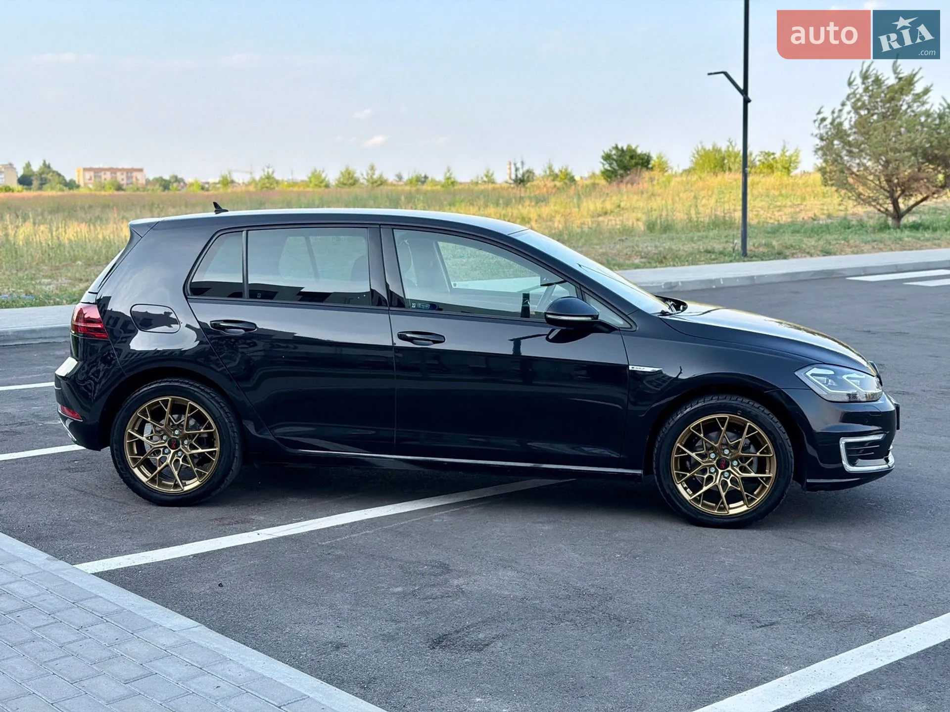 2019 Volkswagen Golf - мініатюра 4
