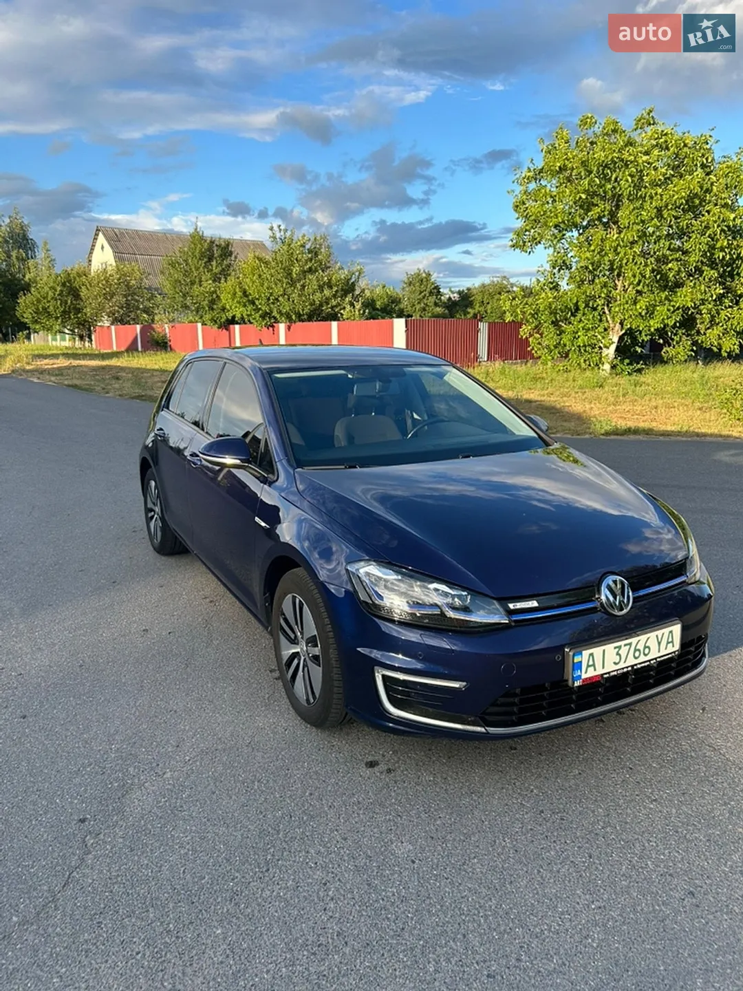2020 Volkswagen Golf - мініатюра 2