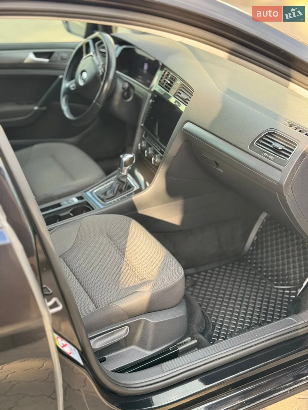 2019 Volkswagen Golf - мініатюра 25