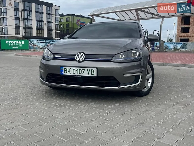 Volkswagen e-Golf 2015