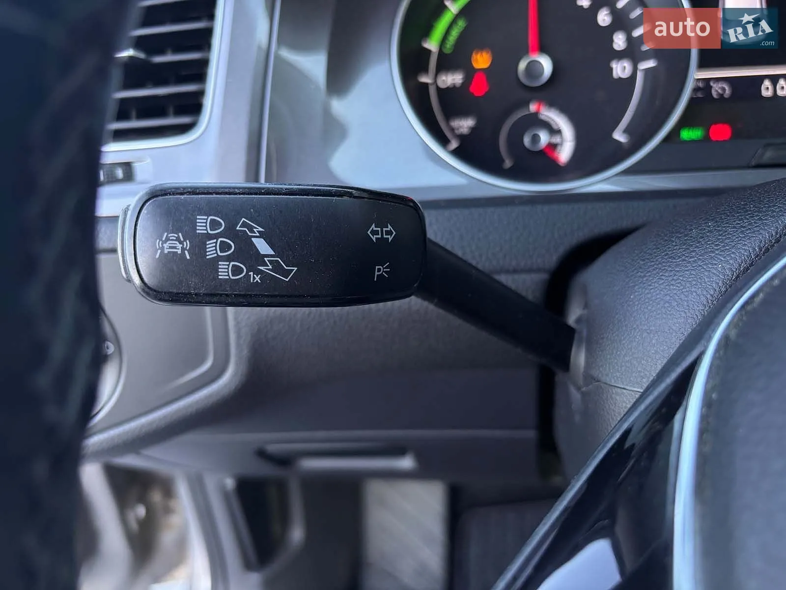 2014 Volkswagen Golf - мініатюра 29