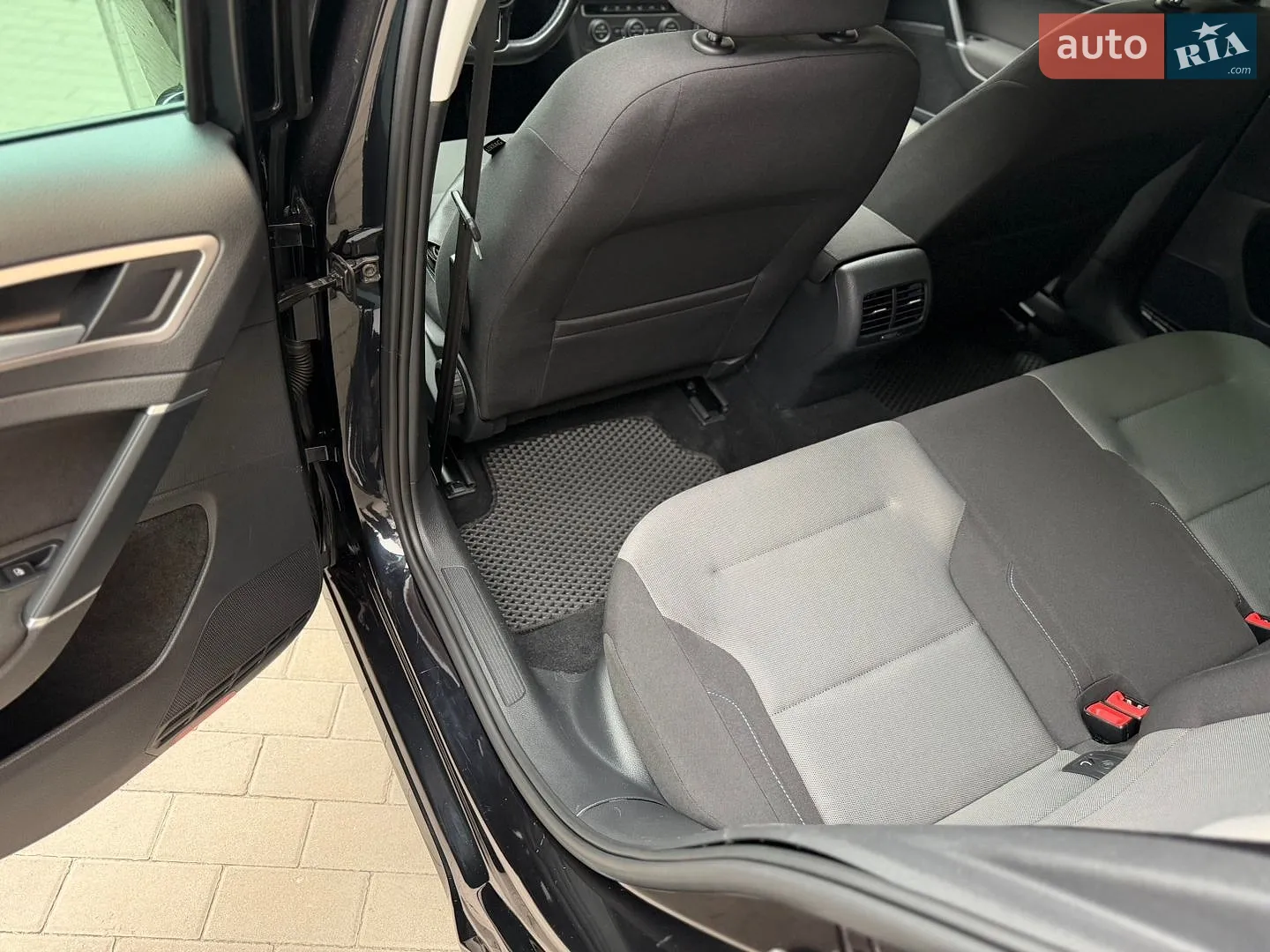 2015 Volkswagen Golf - мініатюра 32