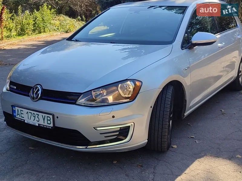 Volkswagen e-Golf 2016