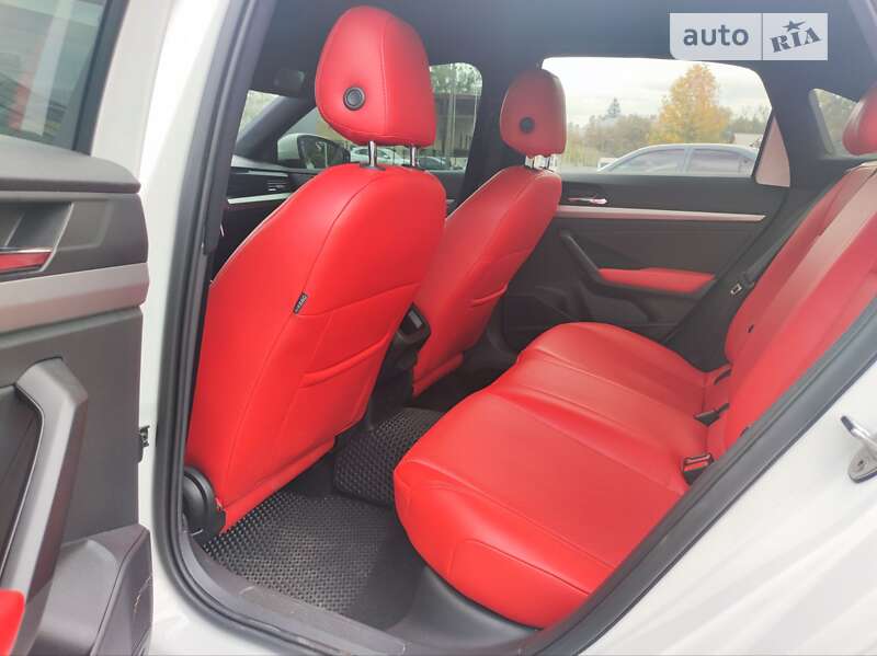 Седан Volkswagen e-Lavida 2019 в Львове