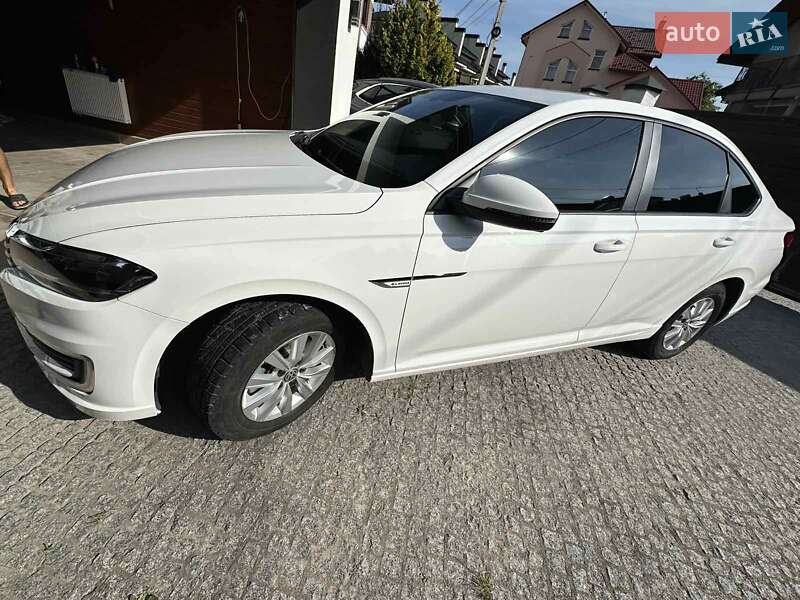 Volkswagen e-Lavida 2021