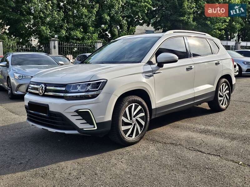 Volkswagen E-Tharu 2020